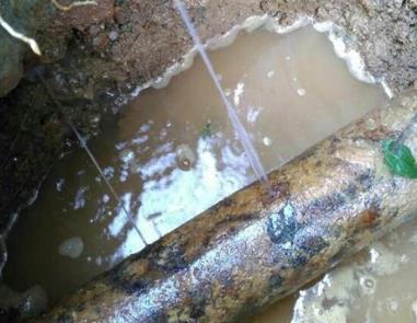 清徐楼顶渗水维修公司分享下地暖漏水的原因及检测方法。